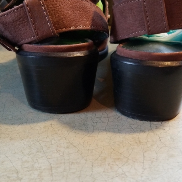 COOL M4DE SUEDE STUDDED SHOES W/DOUBLE STRAP HEELS - Picture 4 of 5